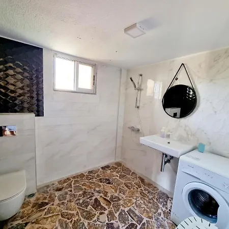 Milenitta Βατοπέδι